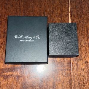 1/10cttw diamond necklace and earring pair